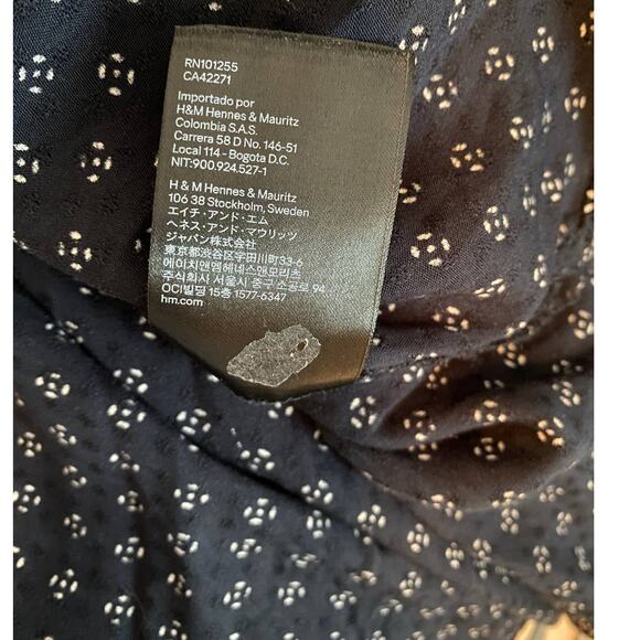 H&M Size 6 Navy Blue Polka Dot Off Shoulder Top - Picture 5 of 8
